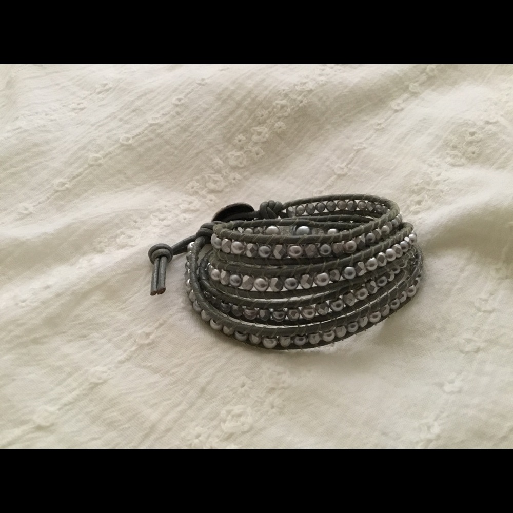 Black and deep grey pearl leather wrap bracelet
